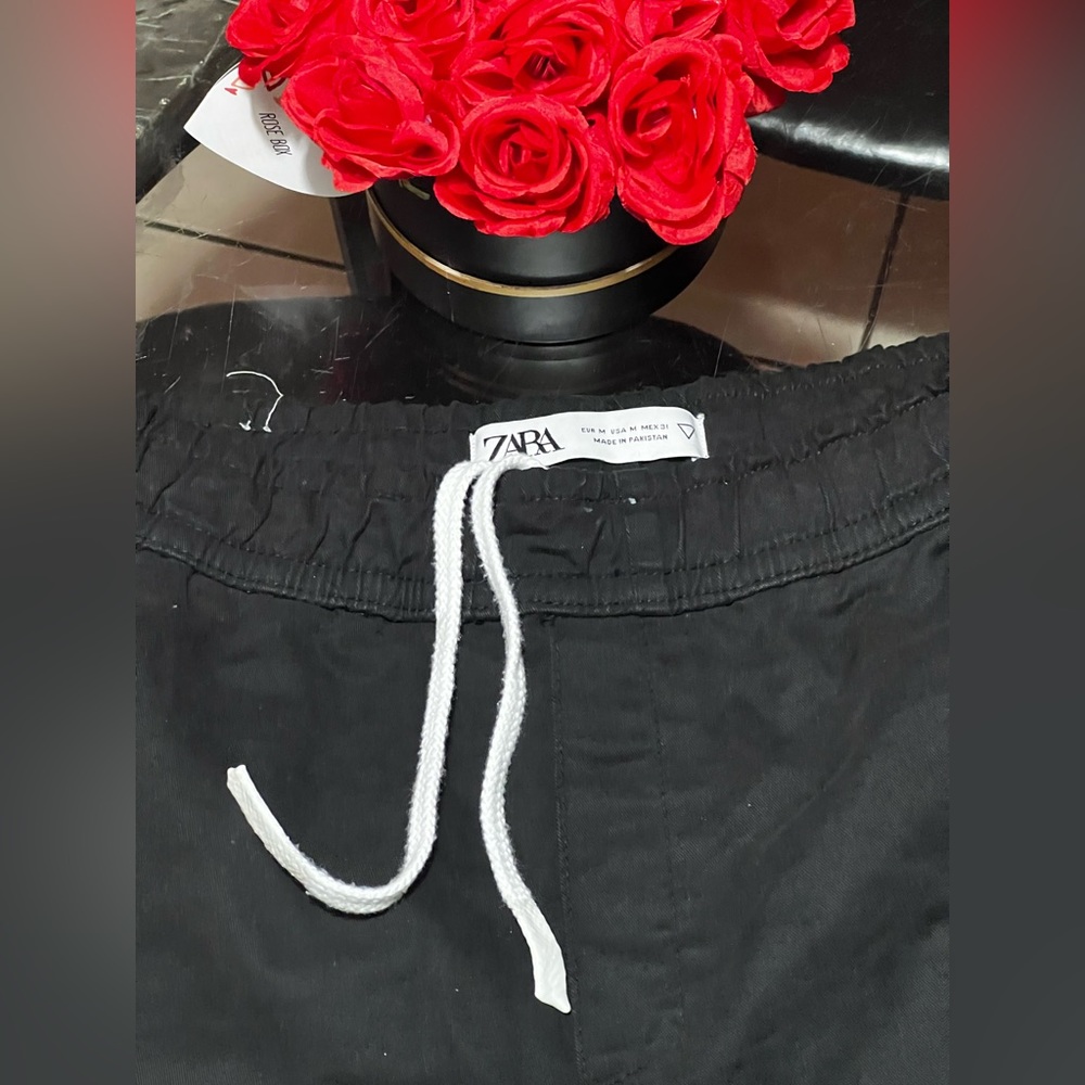Zara Women’s Jogger 🏃♀️ preowned, size unknown possibly small, no label